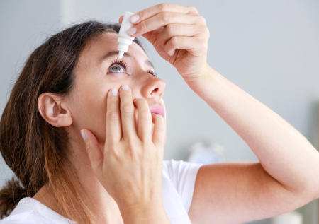 В Китае нашли полезное применение глазным каплям из спермы свиней