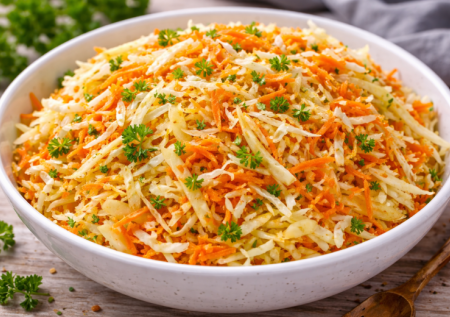 Как в лучших столовых СССР! Салат из свежей капусты с морковью за 5 минут