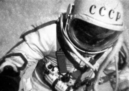 Первый выход человека в открытый космос: как это было на самом деле