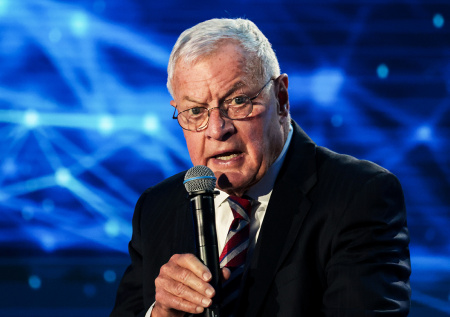 «Превращается в трусов»: США призвали выйти из НАТО ради Украины