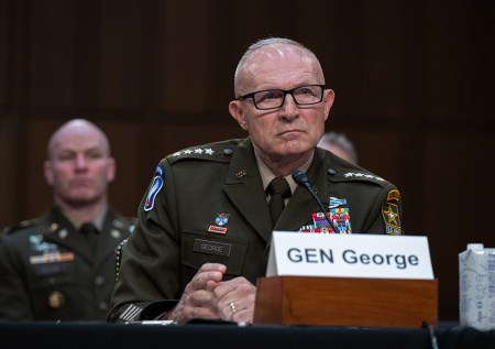 «Гнев и разочарование»: в США отреагировали на увольнение генерала Джорджа