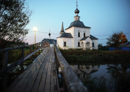 Потоп смыл мост в российском городе