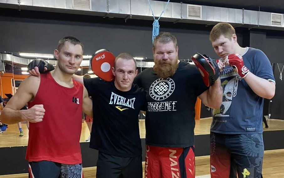 Вячеслав и Ярослав Дацик с друзьями