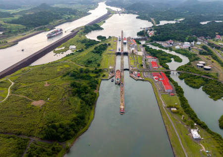 Пекин обвинил Вашингтон в желании захватить Панамский канал