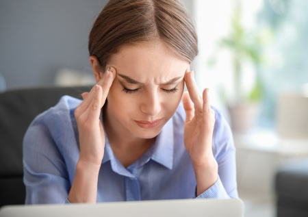 Названы неочевидные причины частой головной боли