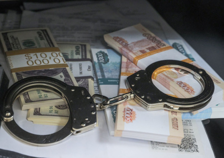 В Петербурге местных жителей признали виновными в разбое и вымогательстве