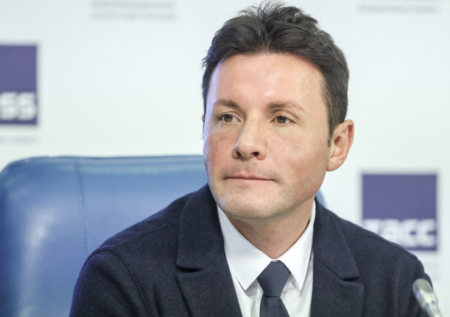 Сбежавшая жена, трое детей, поддержка СВО: как живет Вячеслав Манучаров