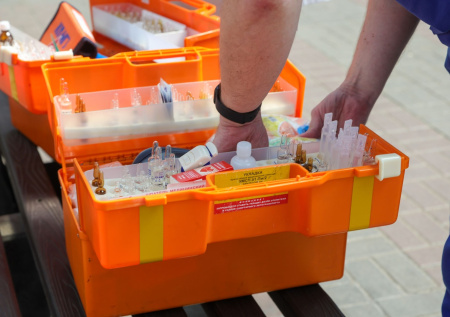 Десятки человек пострадали при обрушении конструкций на стадионе