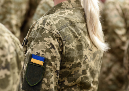 ВСУ оставят женщин в реестре призывников