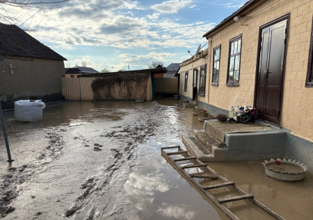 Жительница Дагестана рассказала, как ее и внука чуть не затопило в комнате