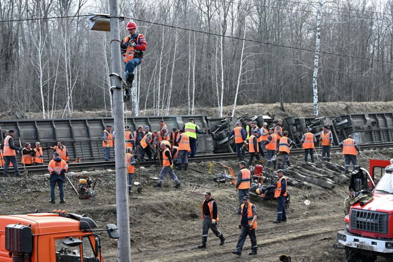 Семь вагонов пассажирского поезда № 302 Москва —Челябинск сошли с рельсов в районе станции Бряндино в Ульяновской области