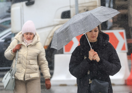 Заметное похолодание придет в Москву вместе с осадками