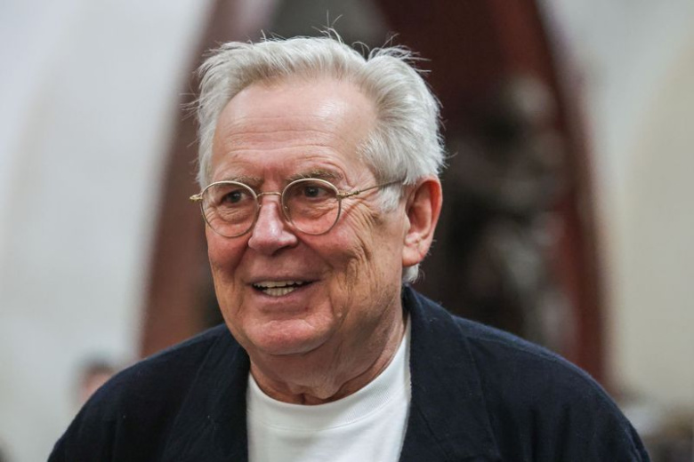 Юрий Стоянов