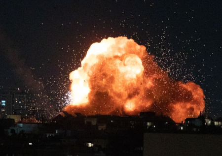 КСИР разнес нефтехимические объекты в Израиле, ОАЭ и Кувейте