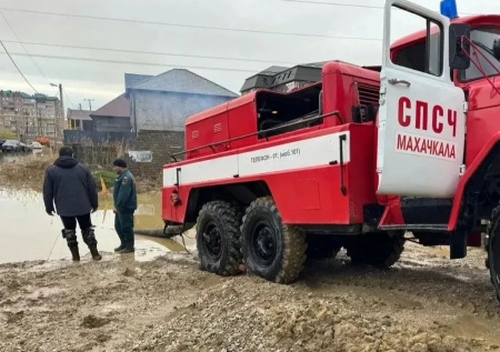 Мост на федеральной трассе в Дагестане обрушился
