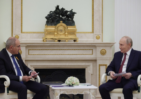 В Кремле объяснили закрытый формат встречи Путина и Пашиняна