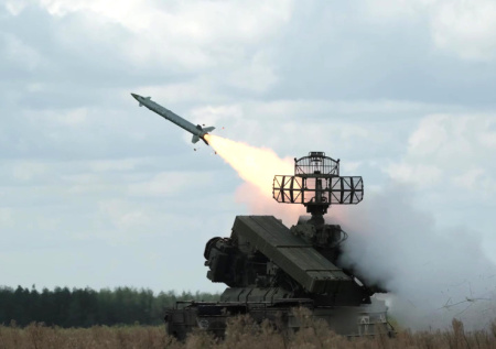 Российская ПВО за три часа сбила почти 150 украинских дронов