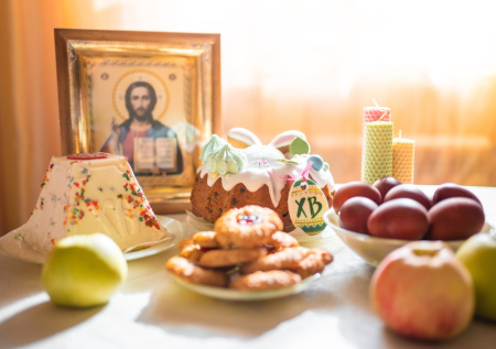 Священник рассказал, можно ли отмечать день рождения в Пасху