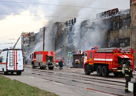 Глава Калининградской области рассказал о тушении пожара в ТЦ