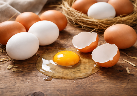 Разбитые, сырые, вареные: все о яйцах во сне — полный список толкований