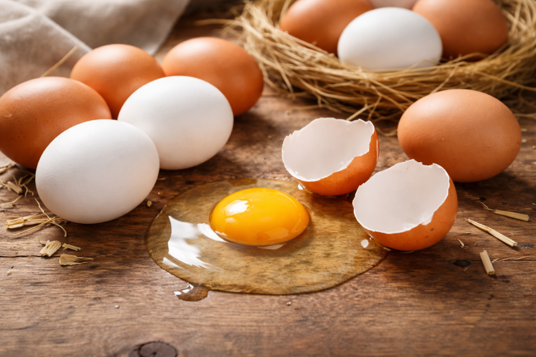 Разбитые, сырые, вареные: все о яйцах во сне — полный список толкований
