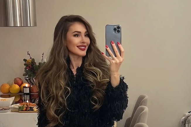 Анна Бузова