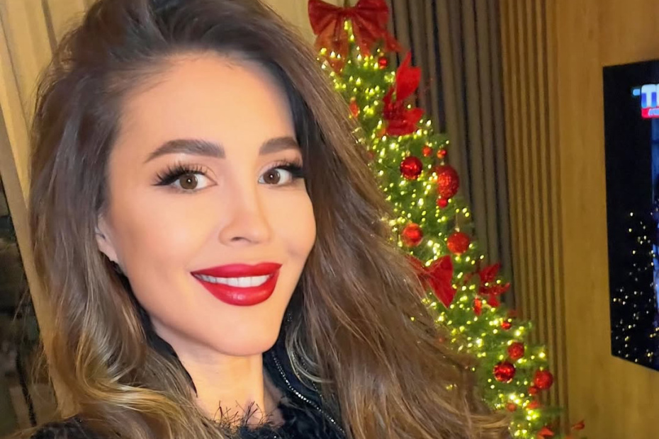 Анна Бузова