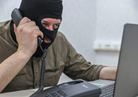 Россиян предупредили о мошенниках с инвестиционными платформами