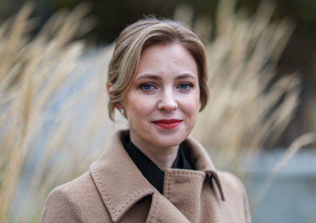 Поклонская представила три провокационных образа в латексе и золоте