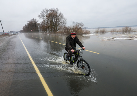 Гидрометцентр ввел оранжевый уровень опасности в Подмосковье