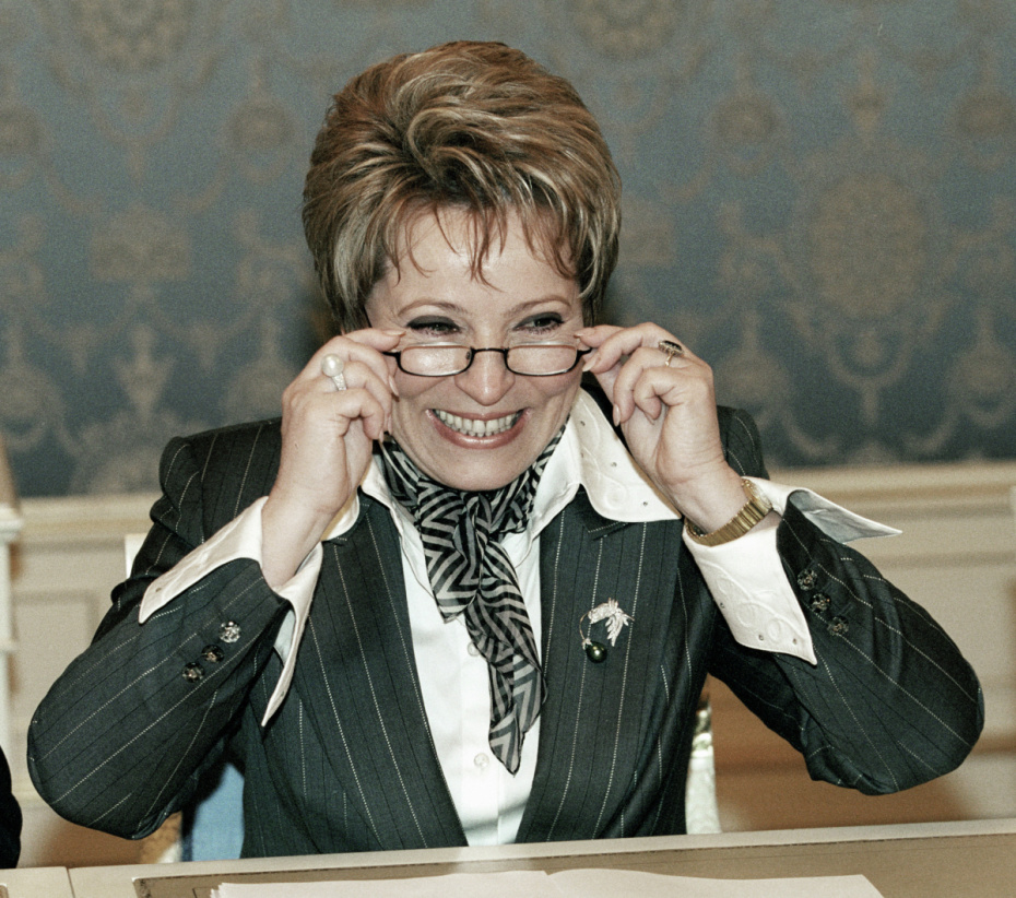 Полномочный представитель президента РФ В Северо-Западном федеральном округе Валентина Матвиенко. 2003 год.