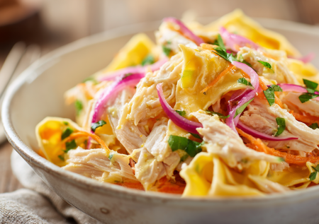 Салат «Ну как это вообще вкусно?!»: странное сочетание, от которого все сходят с ума