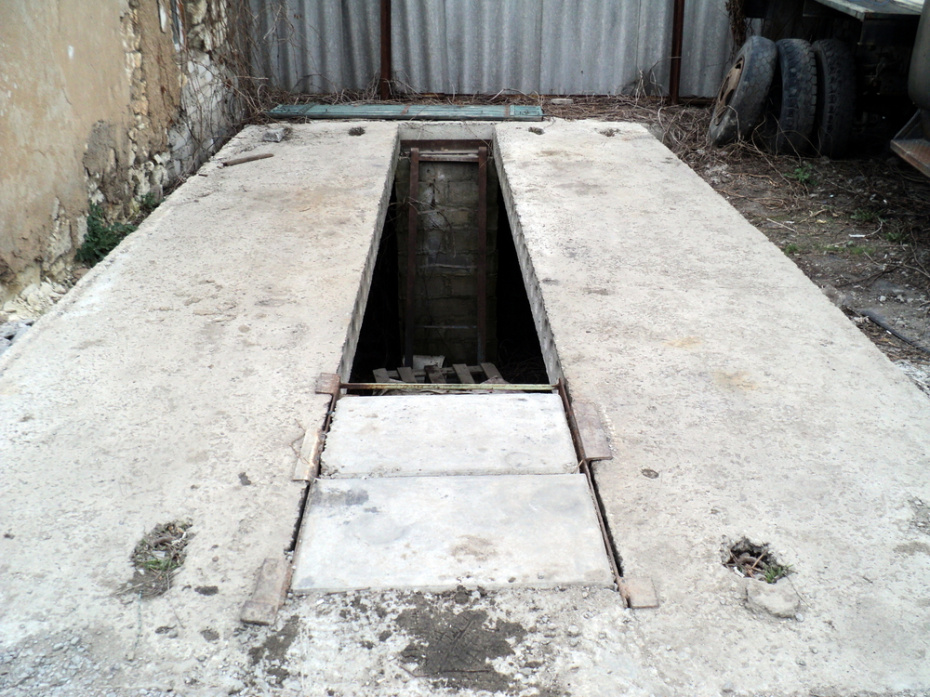 Смотровая яма в гараже: один раз сделали — годами экономите на сервисе