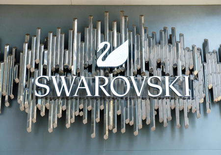 Swarovski разрешили «прописаться» на российском рынке