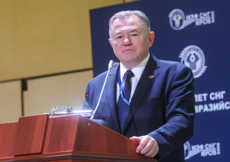 «Я бы не обольщался»: Глазьев раскрыл глаза на снятие санкций с России