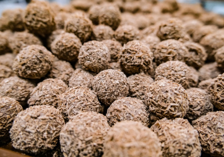 Нутрициолог предупредила, чем грозит переедание сладостями