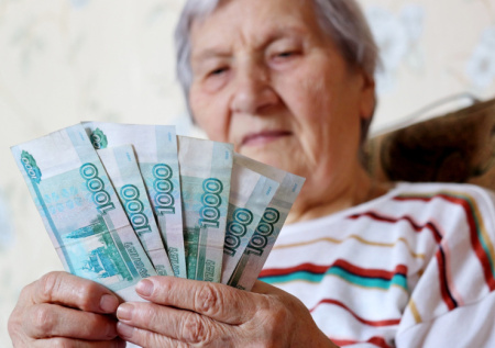 Средняя пенсия в России снова выросла и установила новый годовой рекорд