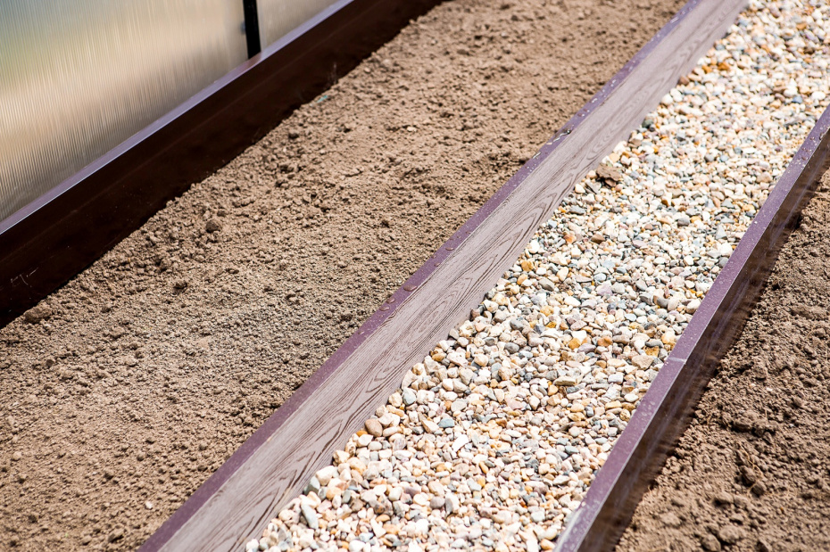 Как выровнять и поставить теплицу после зимы: 5 шагов к идеальной установке