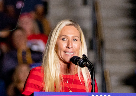 «Грех и безумие»: экс-союзница Трампа призвала отстранить его от должности