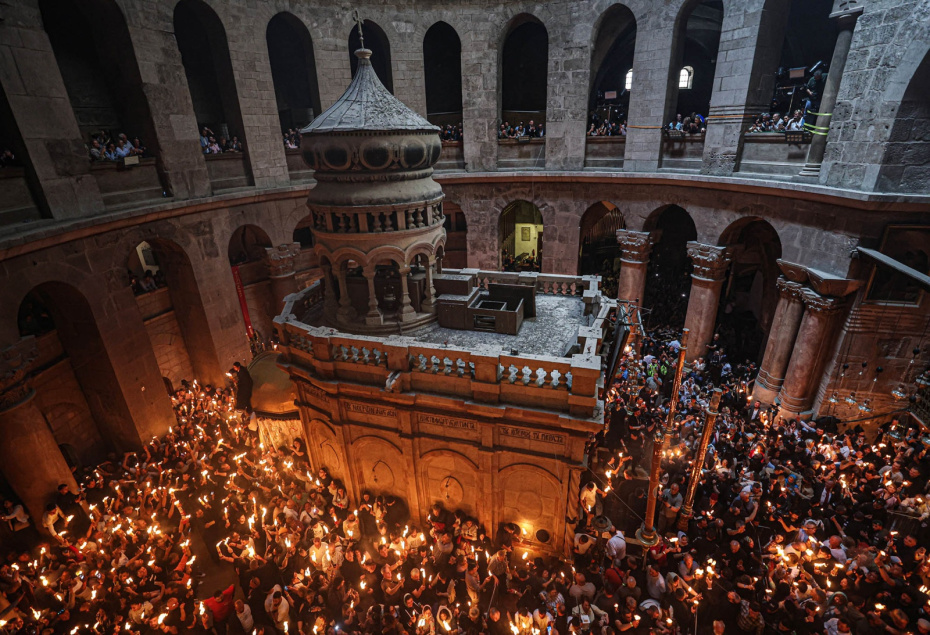 Когда сходит Благодатный огонь