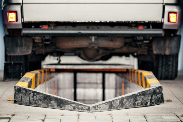 Смотровая яма в гараже своими руками: пошаговая инструкция с размерами и материалами