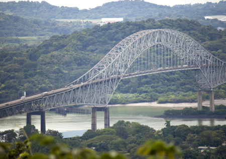 Панамский канал оказался в опасности из-за мощного взрыва
