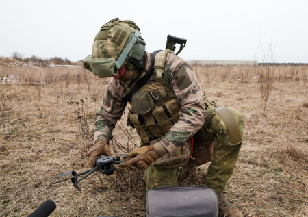 Операторы FPV-дронов не оставили шансов БПЛА ВСУ под Красным Лиманом