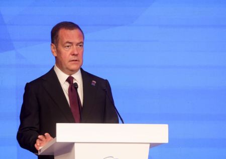 Медведев посетил Новороссийск и провел совещание с командованием ВМФ