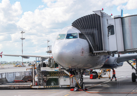 В восьми российских аэропортах приостановили рейсы из-за безопасности