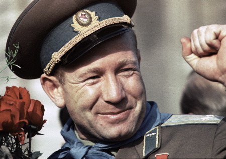 Алексей Леонов: биография первого космонавта, вышедшего в открытый космос