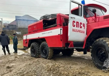 Почти 430 человек спасли от большой воды в Махачкале