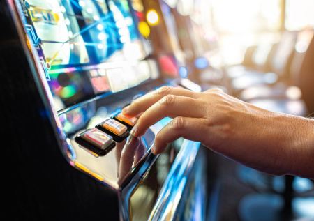 Сеть подпольных казино накрыли в двух российских городах