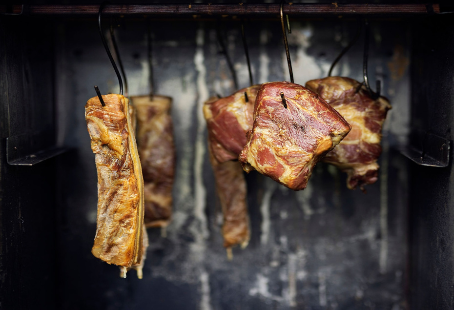 От улова до шедевра с дымком: секреты копчения рыбы и мяса своими руками