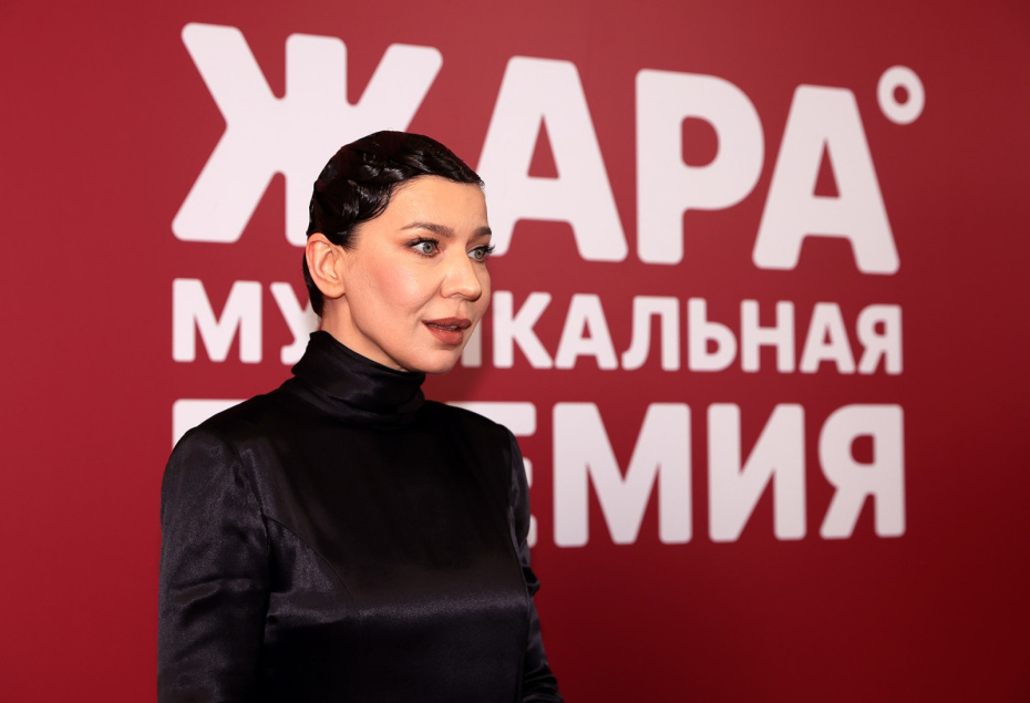 Певица Ёлка во время фотосессии на Музыкальной премии «Жара Music Awards 2026»